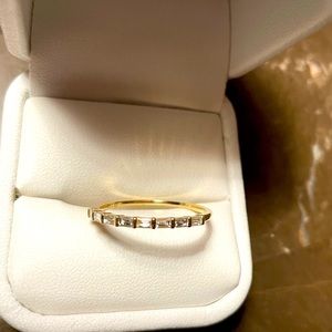 14K YELLOW GOLD AND DIAMOND BAGUETTES COMBINATION RING GORGEOUSLY BEAUTIFUL